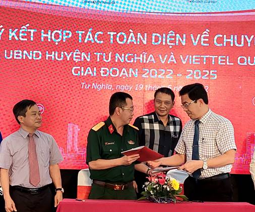 UBND huyện Tư Nghĩa và Viettel Quảng Ngãi ký kết thỏa thuận hợp tác chuyển đổi số