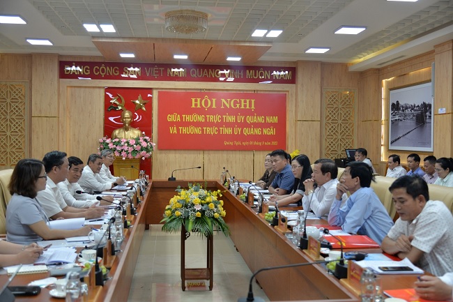Hội nghị giữa Thường trực Tỉnh ủy Quảng Nam và Quảng Ngãi
