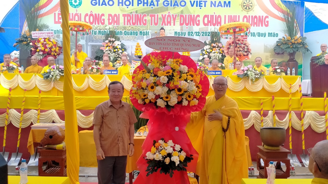 Lãnh đạo Sở Nội vụ tham dự và chúc mừng lễ khởi công đại trùng tu xây dựng Chùa Linh Quang