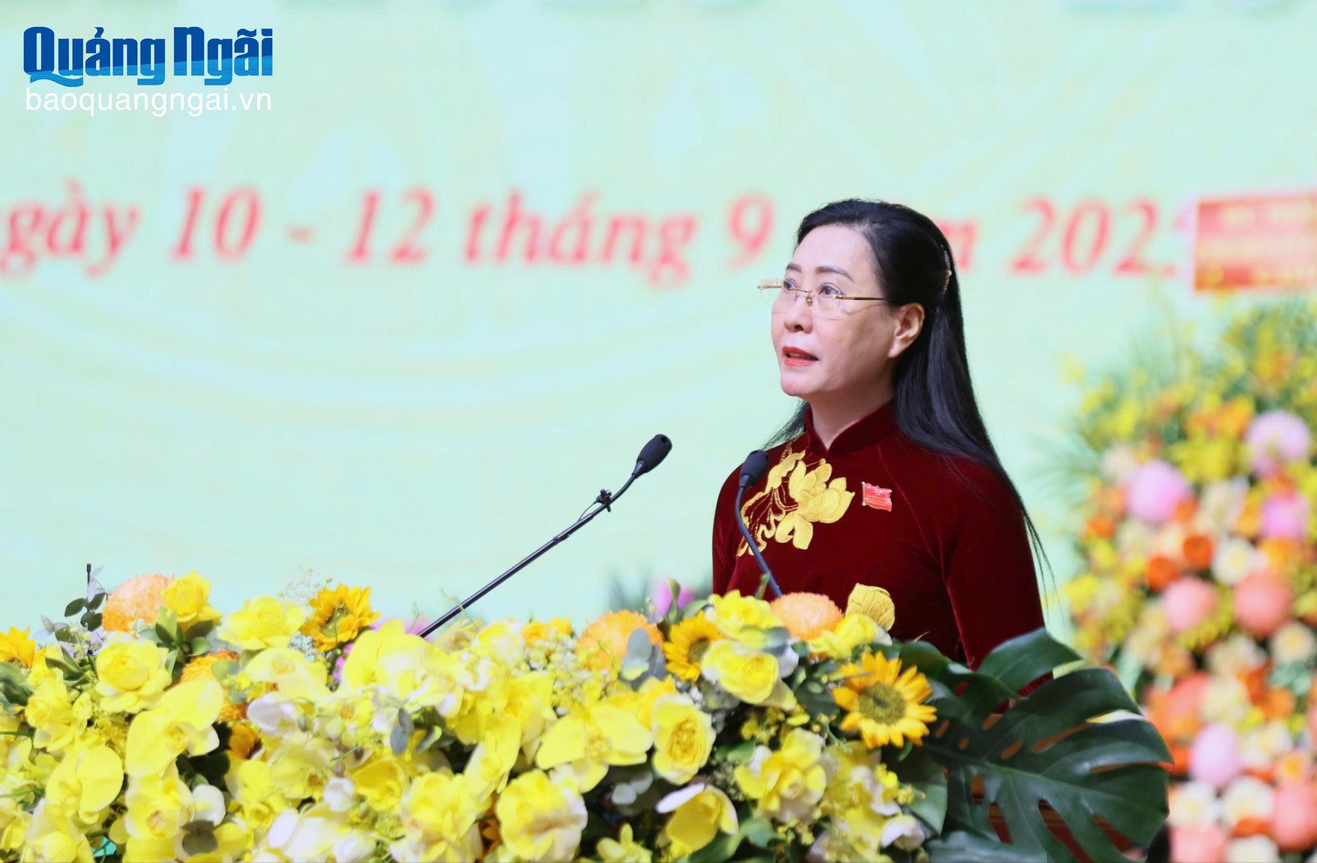 Ủy viên Trung ương Đảng, Bí thư Tỉnh ủy Bùi Thị Quỳnh Vân phát biểu nhận nhiệm vụ.