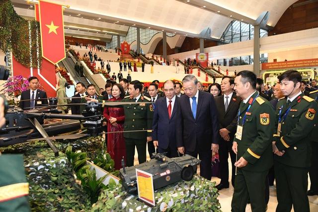 Chùm ảnh: Khai mạc Đại hội Thi đua yêu nước toàn quốc lần thứ XI- Ảnh 3. Chùm ảnh: Khai mạc Đại hội Thi đua yêu nước toàn quốc lần thứ XI- Ảnh 3.
