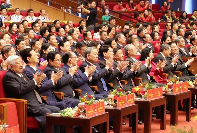 Chùm ảnh: Khai mạc Đại hội Thi đua yêu nước toàn quốc lần thứ XI- Ảnh 4. Chùm ảnh: Khai mạc Đại hội Thi đua yêu nước toàn quốc lần thứ XI- Ảnh 4.