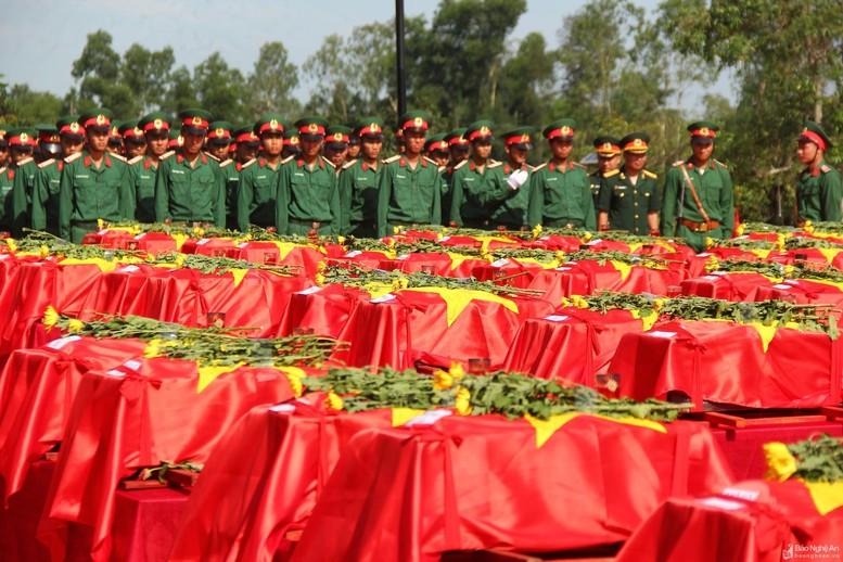 Thủ tướng yêu cầu đẩy mạnh thực hiện tìm kiếm, quy tập và xác định danh tính hài cốt liệt sĩ- Ảnh 1.